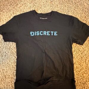 Discrete T-Shirt
Men’s Sz S
Black/Blue